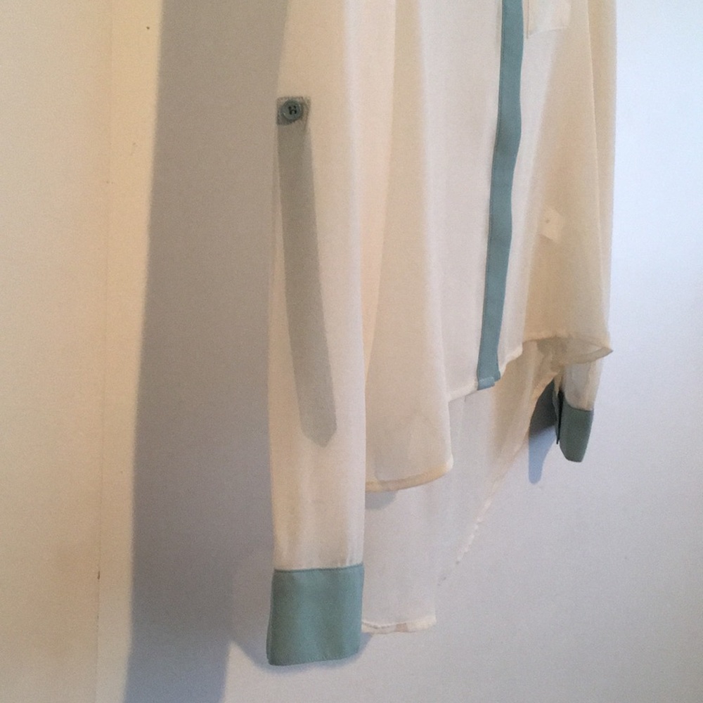 Color block button down top - Picture 3 of 5